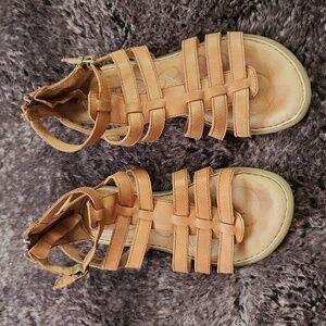 Leather cross sandals